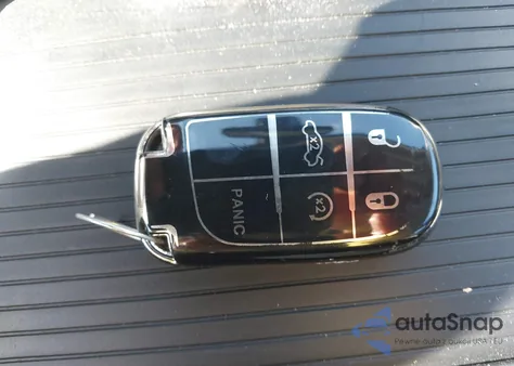 2018 Chrysler 300 Touring z USA, uszkodzony, nr VIN 2C3CCAAG7JH191598